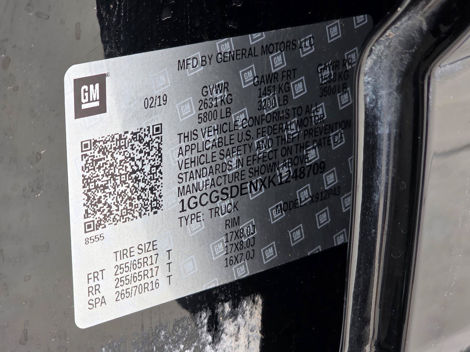 Used 2019 Black Chevrolet Z71 image 21