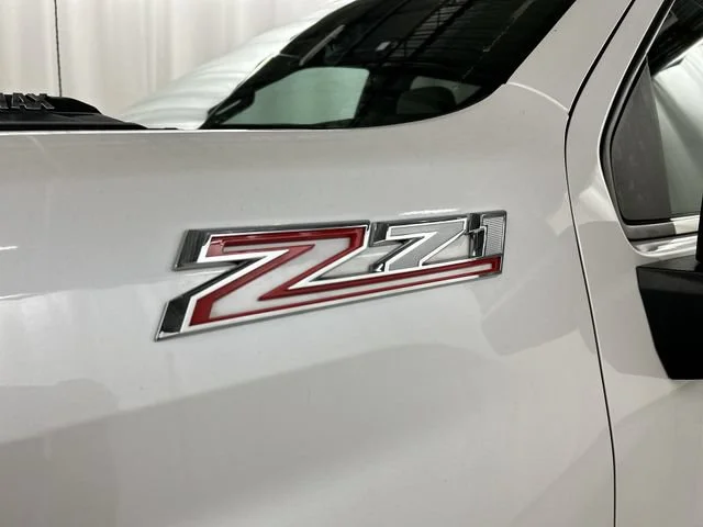 Used 2020 Iridescent Pearl Tricoat Chevrolet LTZ image 33