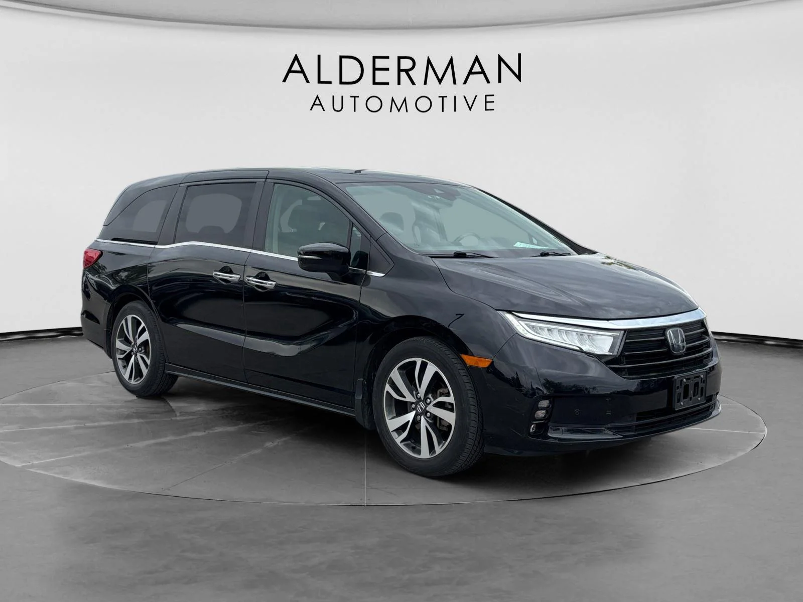 Used 2021 Crystal Black Pearl Honda Touring image 7