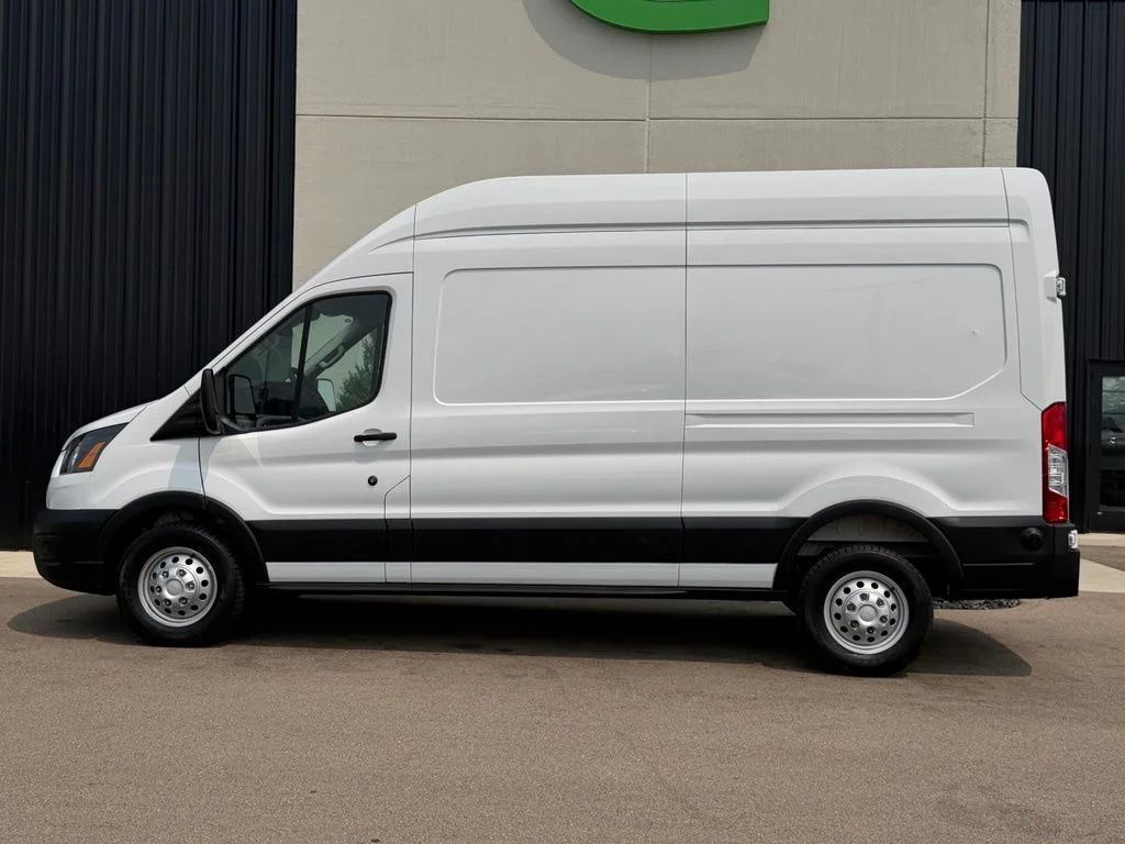 Used 2025 White Ford Base image 2