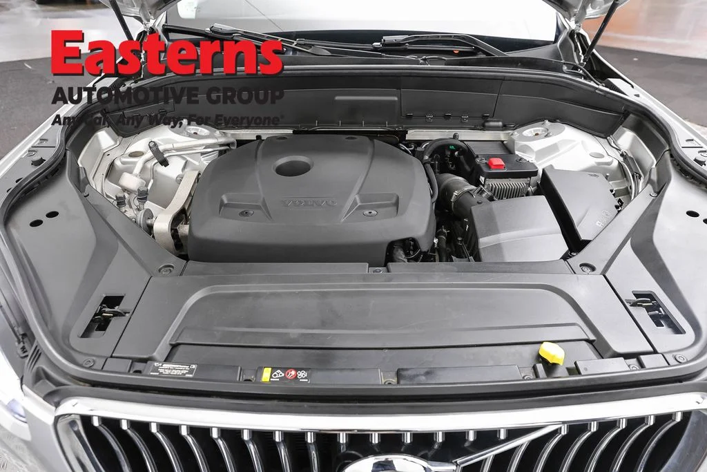 Used 2022 Gray Volvo T5 Momentum image 7