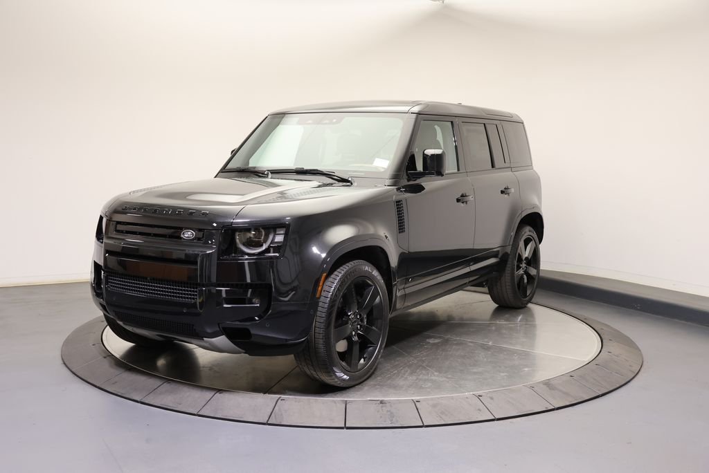 New 2026 Santorini Black Metallic Land Rover V8 image 1