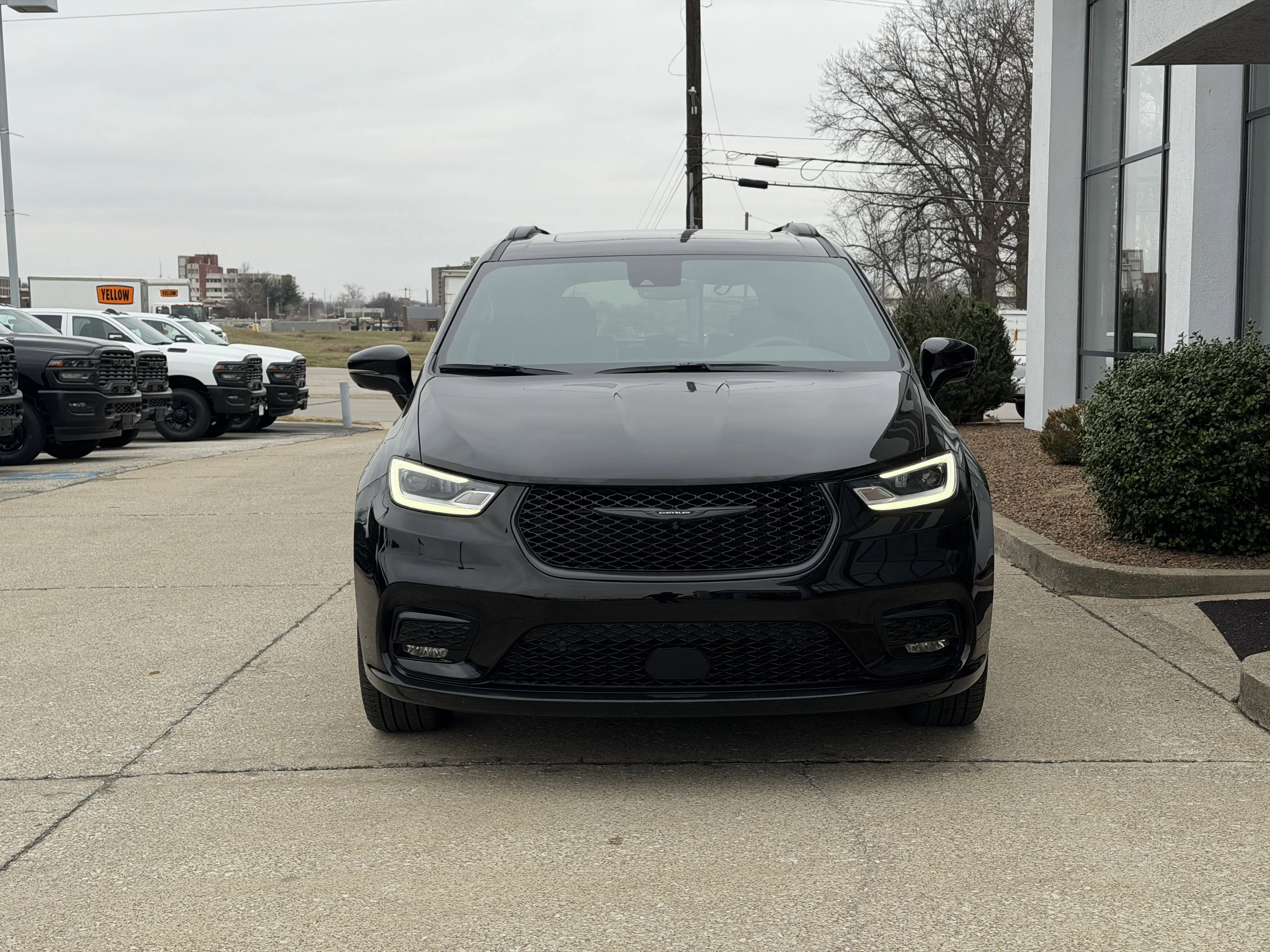 2026 Chrysler Pacifica Limited - Photo 17