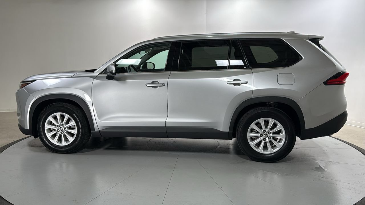 Used 2024 Silver Toyota XLE image 8