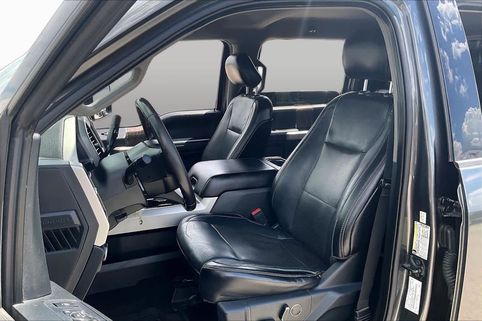Used 2019 Magnetic Metallic Ford LARIAT image 8