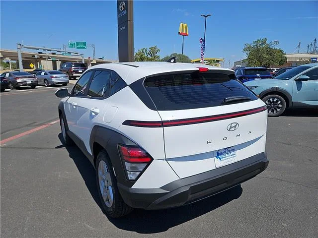 New 2027 Atlas White Hyundai SE image 3