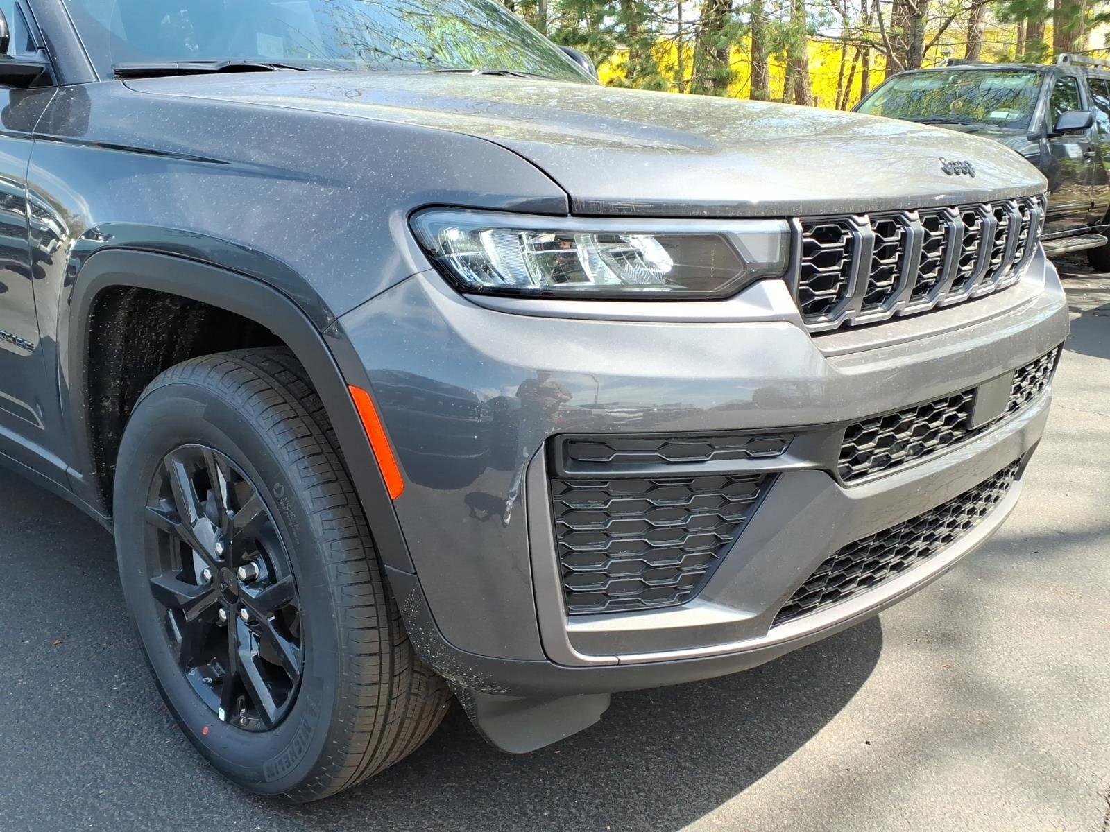 New 2026 Baltic Gray Metallic Clear-Coat Exterior Paint Jeep Altitude image 7