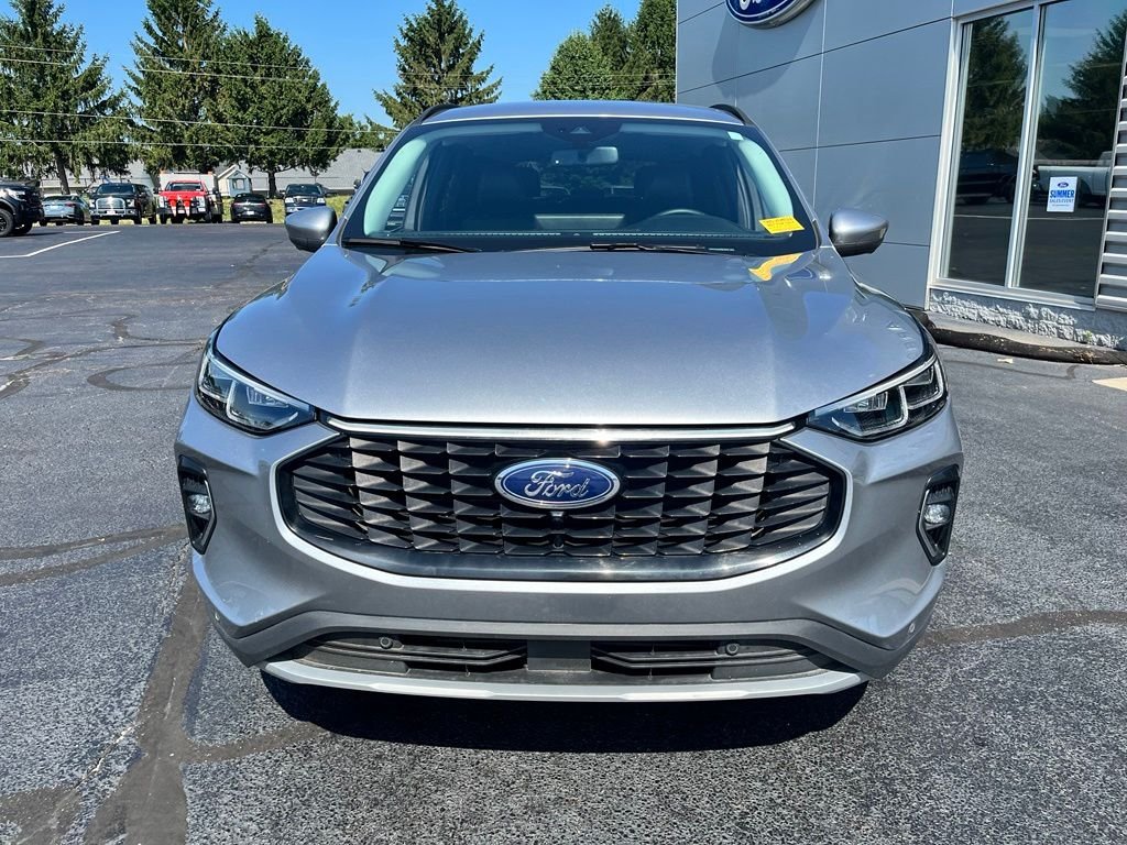 Used 2023 Silver Metallic Ford Platinum image 9