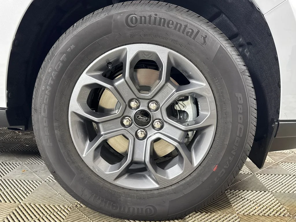 New 2026 White Ford XLT image 14