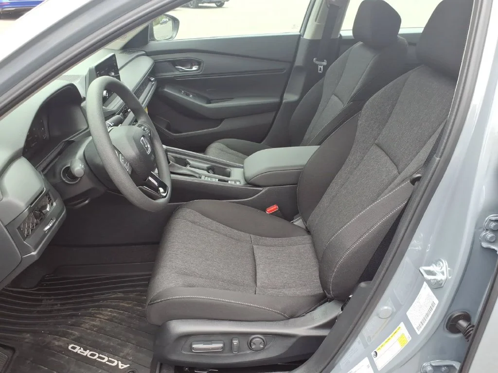 New 2026 Urban Gray Pearl Honda SE image 13