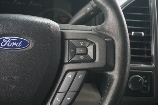 Used 2020 Oxford White Ford LARIAT image 23