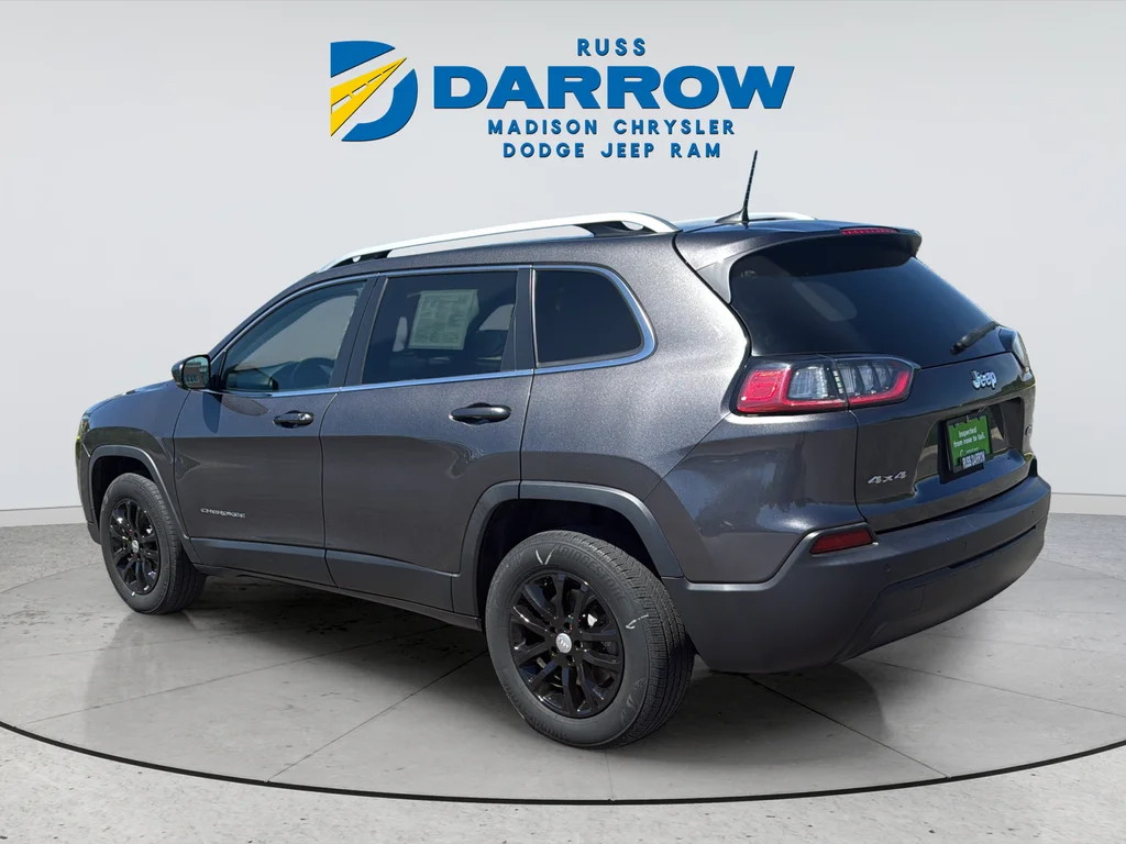 Used 2021 Gray Jeep Latitude Plus image 3