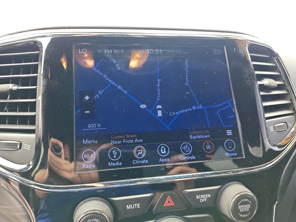 Used 2019 White Jeep Altitude image 22