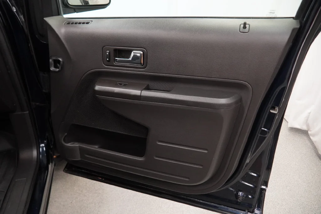 Used 2010 Black Ford SEL image 36