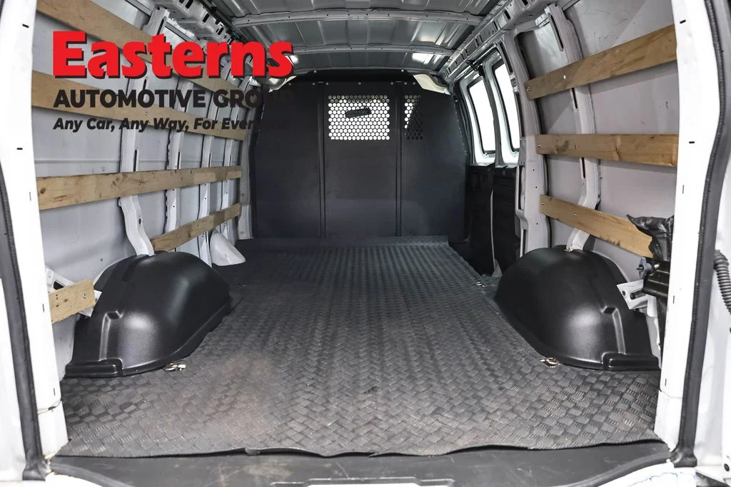 Used 2024 White GMC Work Van image 9