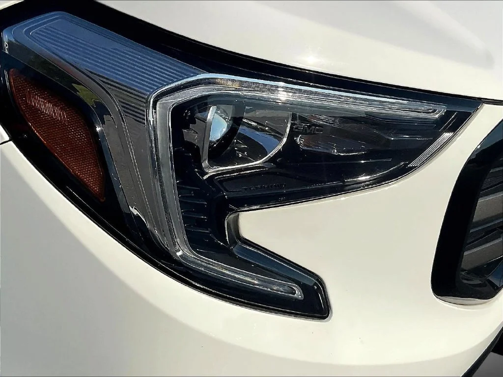 Used 2020 Summit White GMC SLT image 34