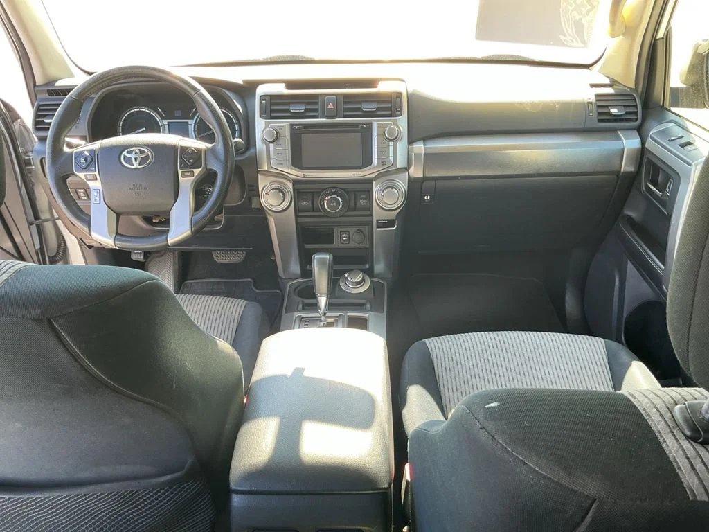 Used 2015 Silver Toyota SR5 image 14