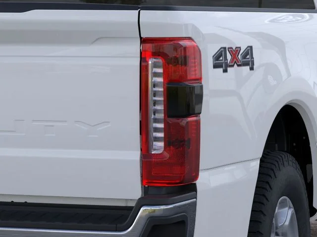 New 2026 Oxford White Ford XLT image 21