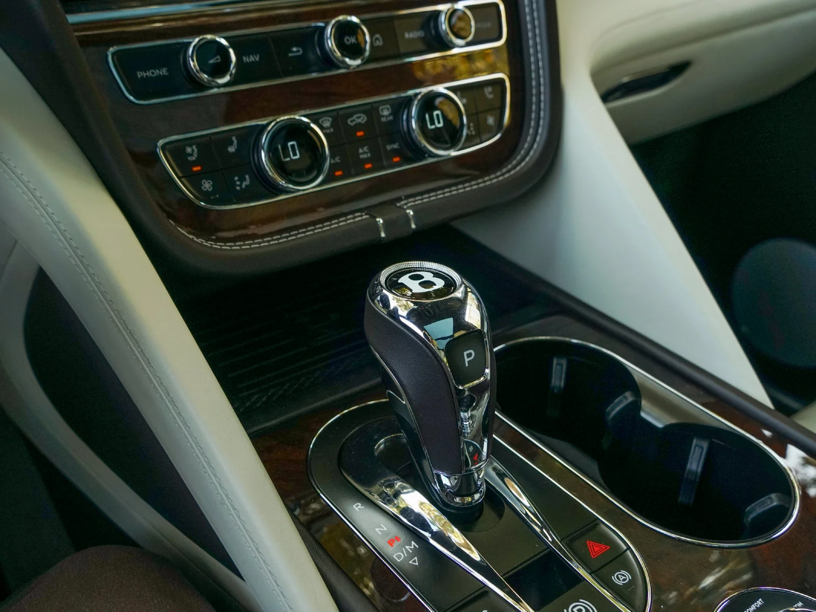Certified Used 2023 White Sand by Mulliner Bentley  image 10