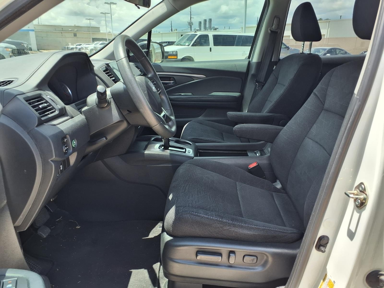 Used 2020 Platinum White Pearl Honda EX image 12