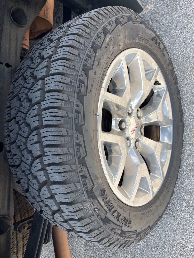 Used 2015 Silver GMC SLT image 11