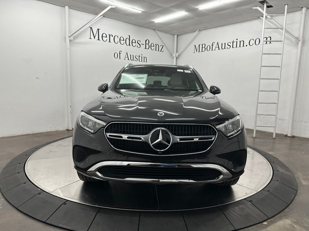 New 2027 Graphite Grey Metallic Mercedes-Benz GLC 300 image 2