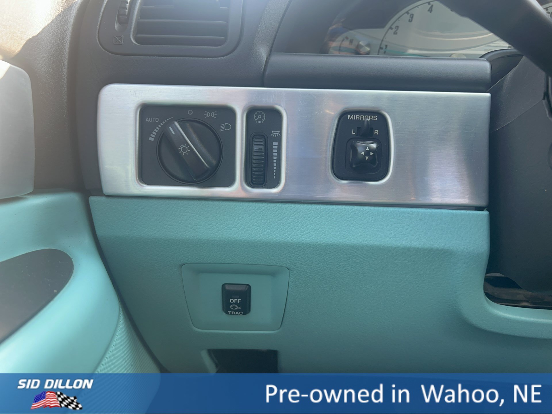 Used 2002 Green Ford Deluxe image 12