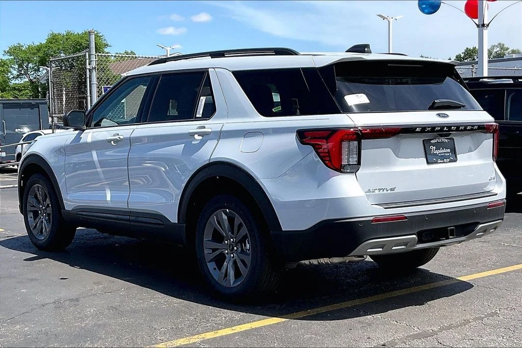 New 2026 Space White Metallic Ford Active image 10