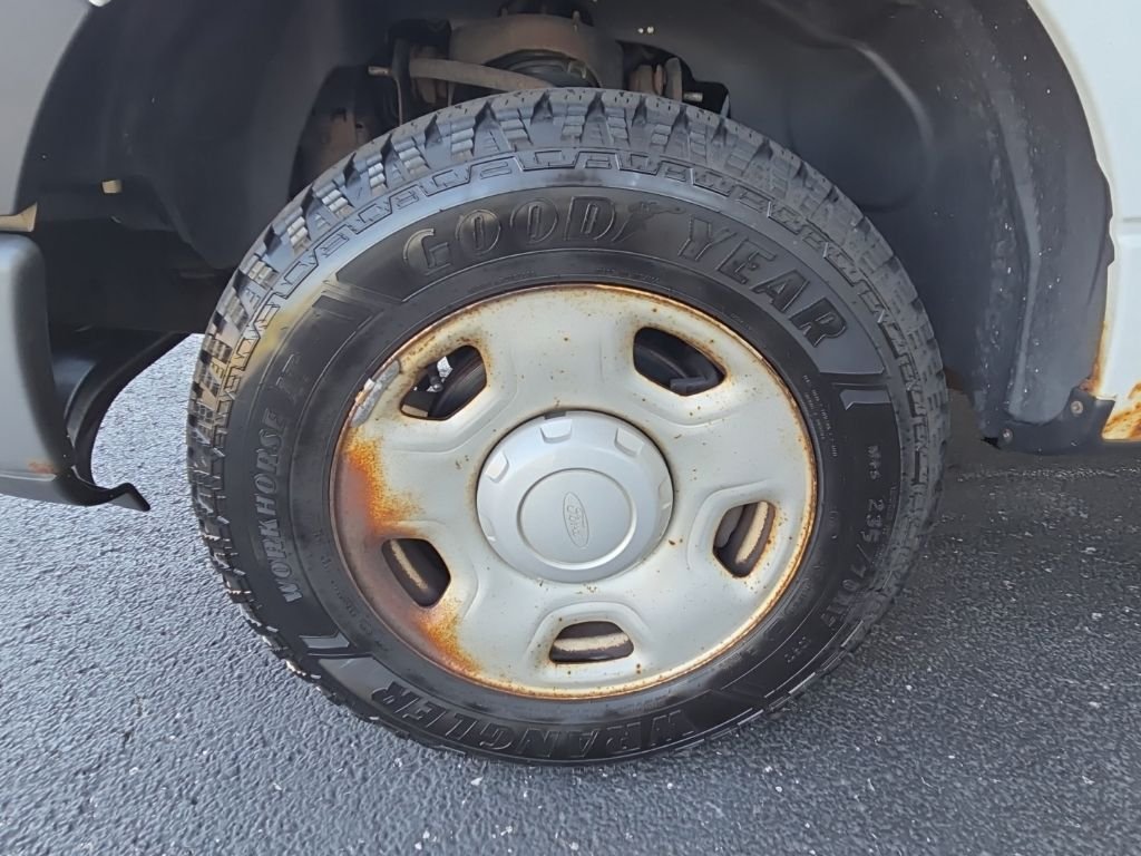 Used 2008 White Ford XL image 17