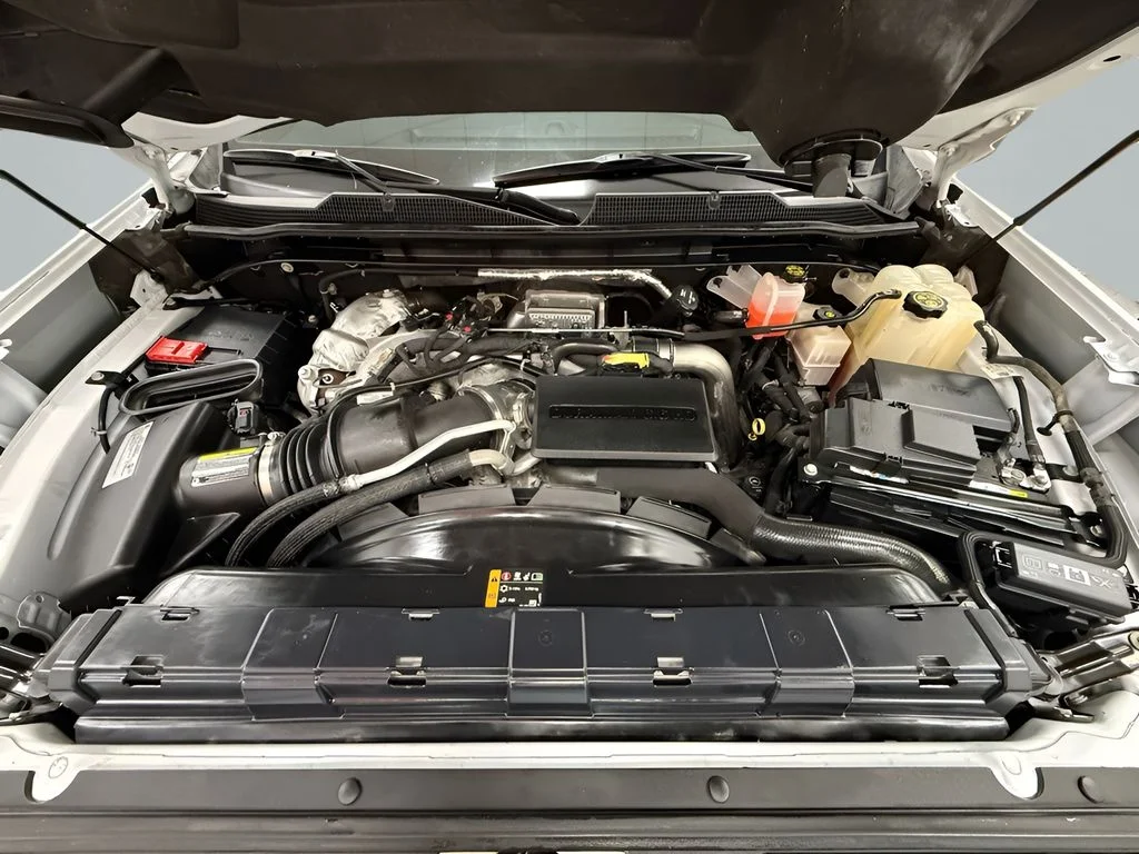 Used 2021 White Chevrolet LT image 18