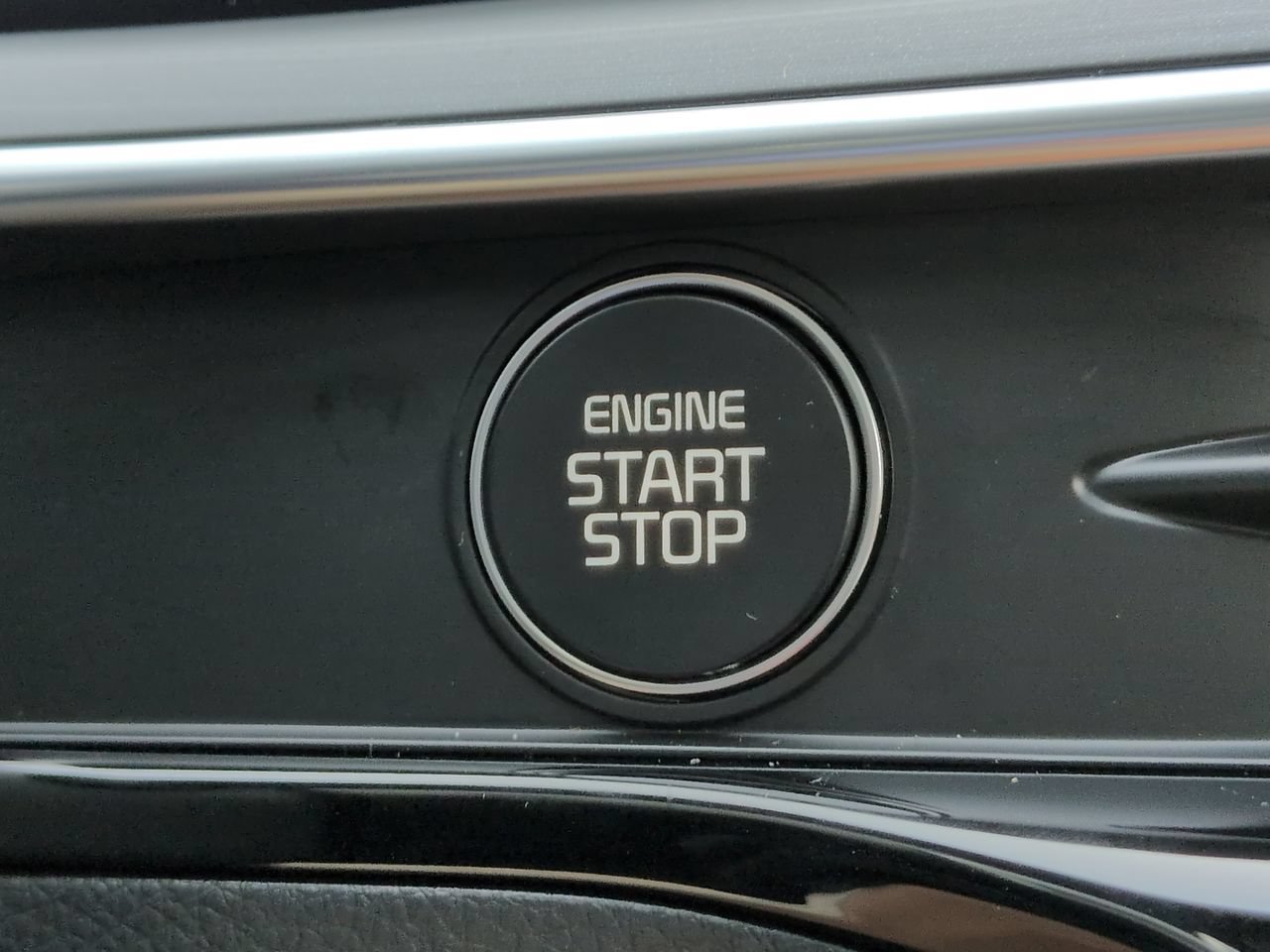 New 2027 Wolf Gray Kia GT image 33
