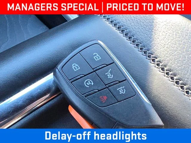 Used 2023 White GMC Denali image 28