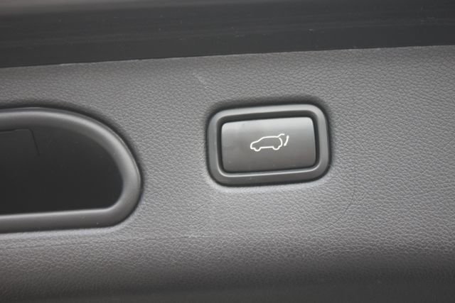 Used 2022 Red Kia EX image 26