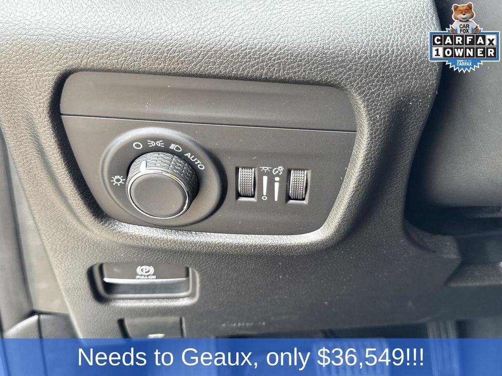 Used 2025 White Jeep Altitude image 52