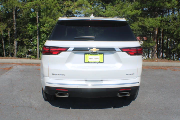 Used 2023 Iridescent Pearl Tricoat Chevrolet Premier image 19
