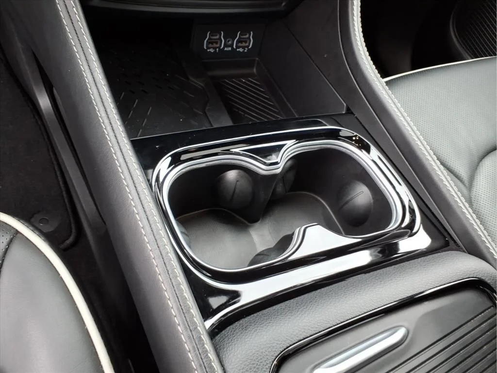 Used 2025 Black Chrysler Limited image 27