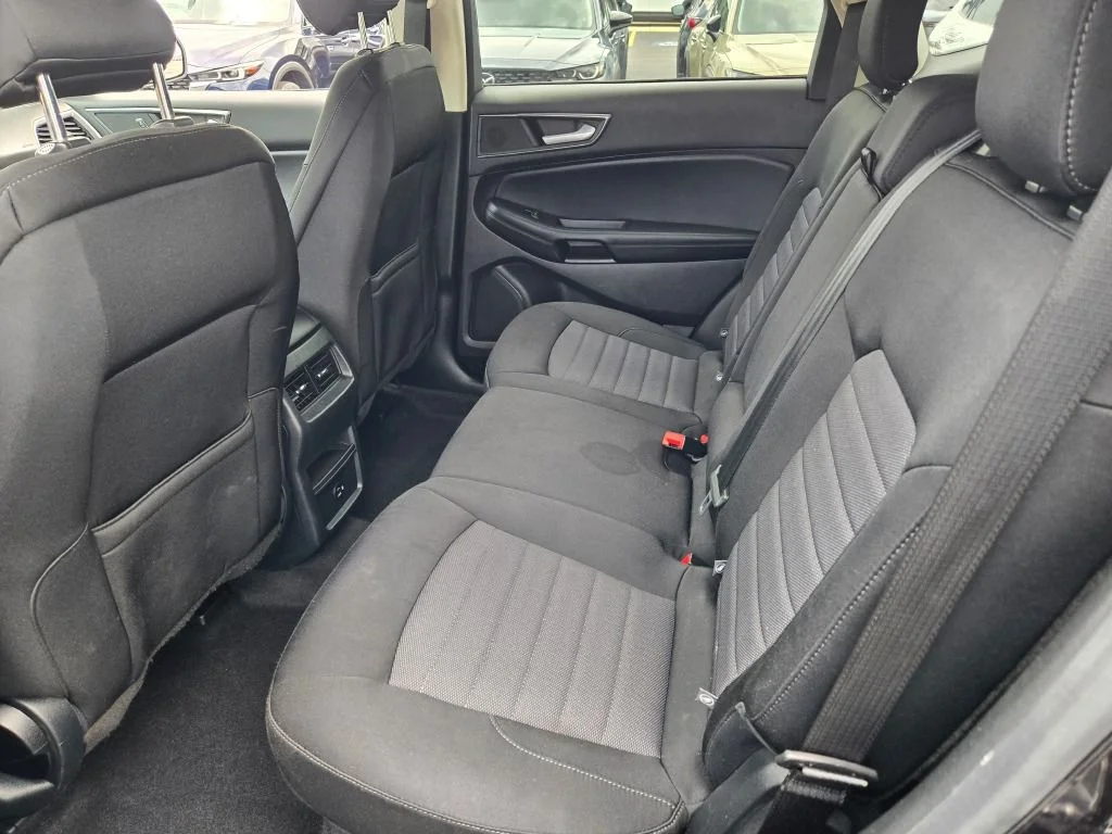Used 2021 Black Metallic Ford SE image 15