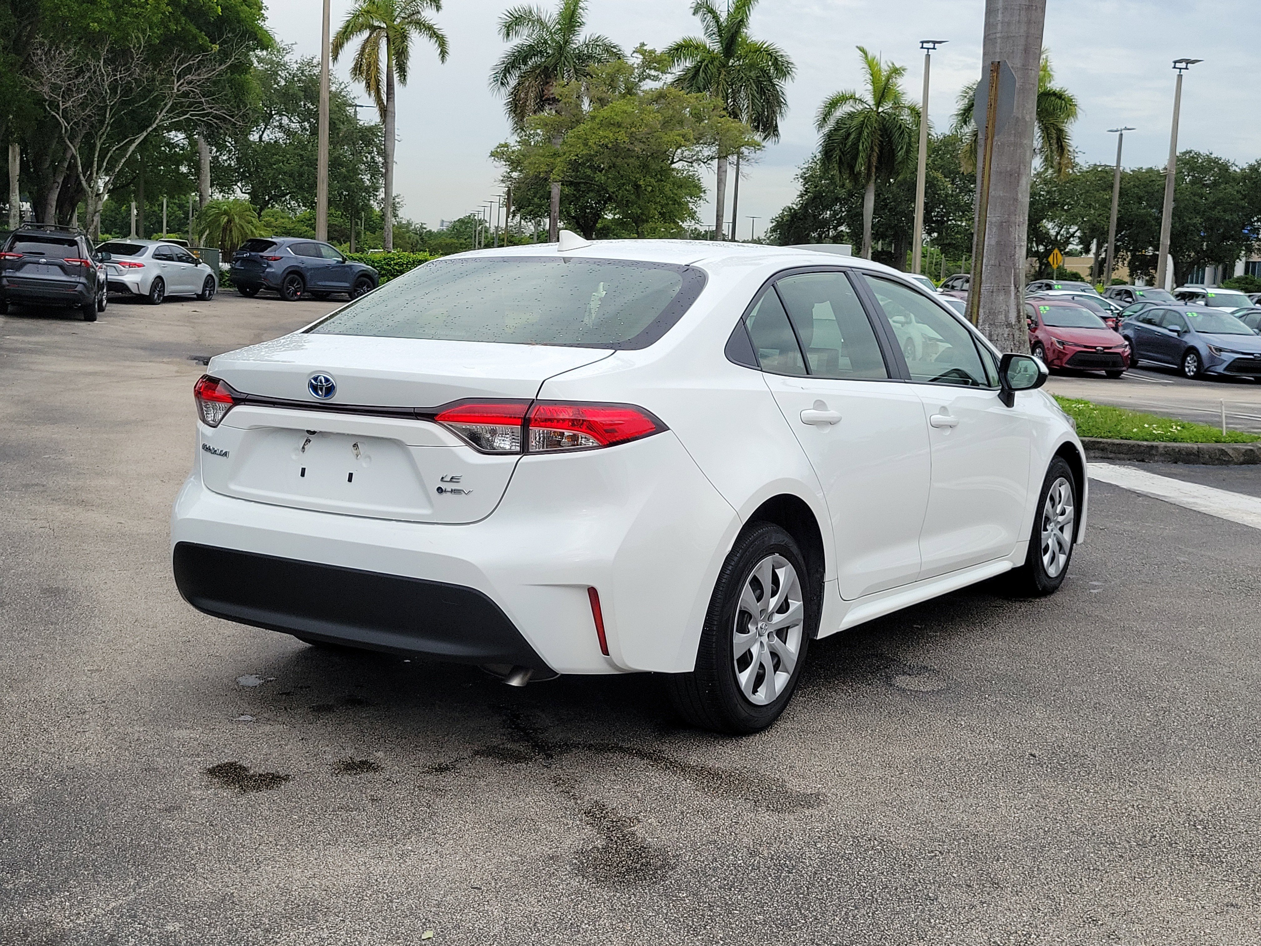 Used 2025 Ice Toyota Hybrid LE image 4