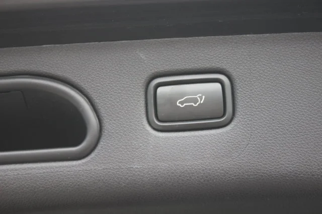 Used 2022 Red Kia EX image 26