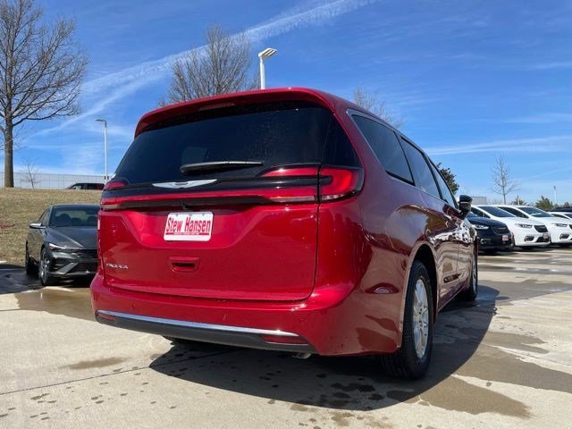 New 2026 Red Hot Pearlcoat Chrysler Select image 4