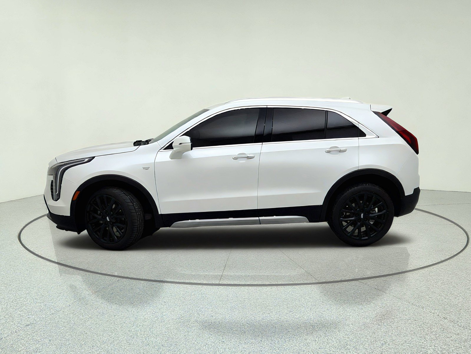Used 2021 Crystal White Tricoat Cadillac FWD Premium Luxury image 14