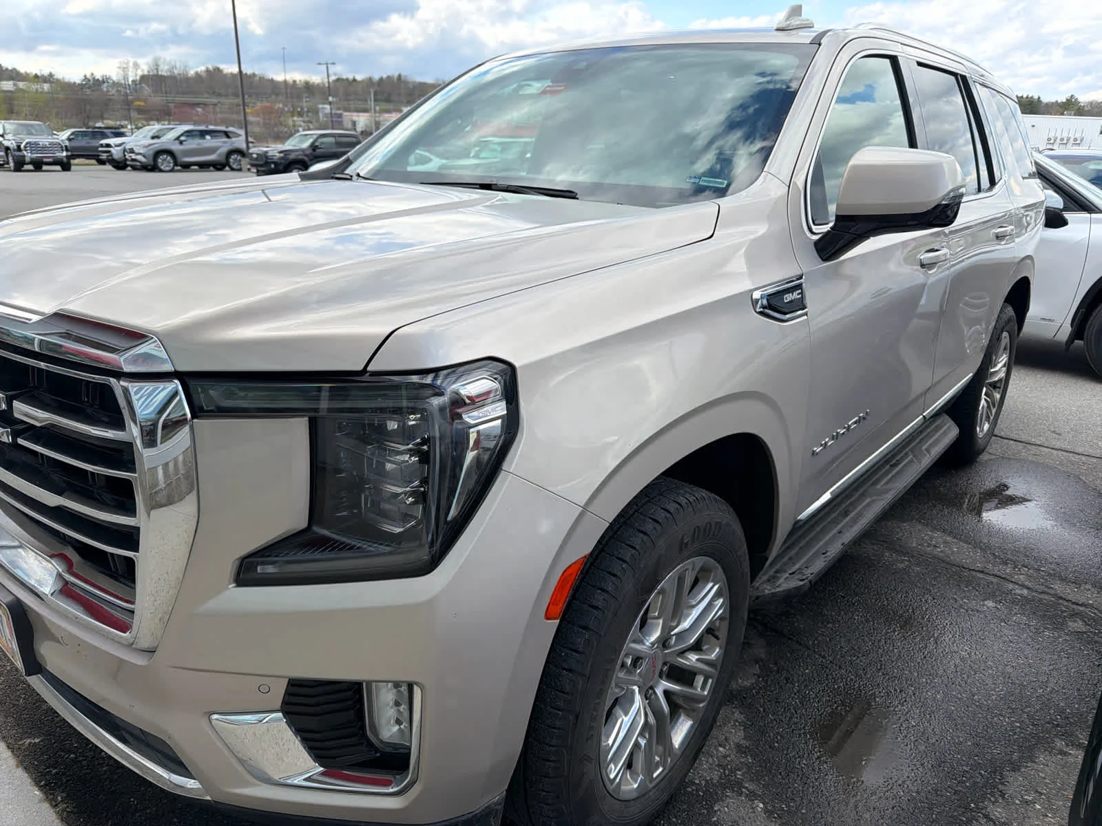 2021 GMC Yukon 4WD SLT's photo