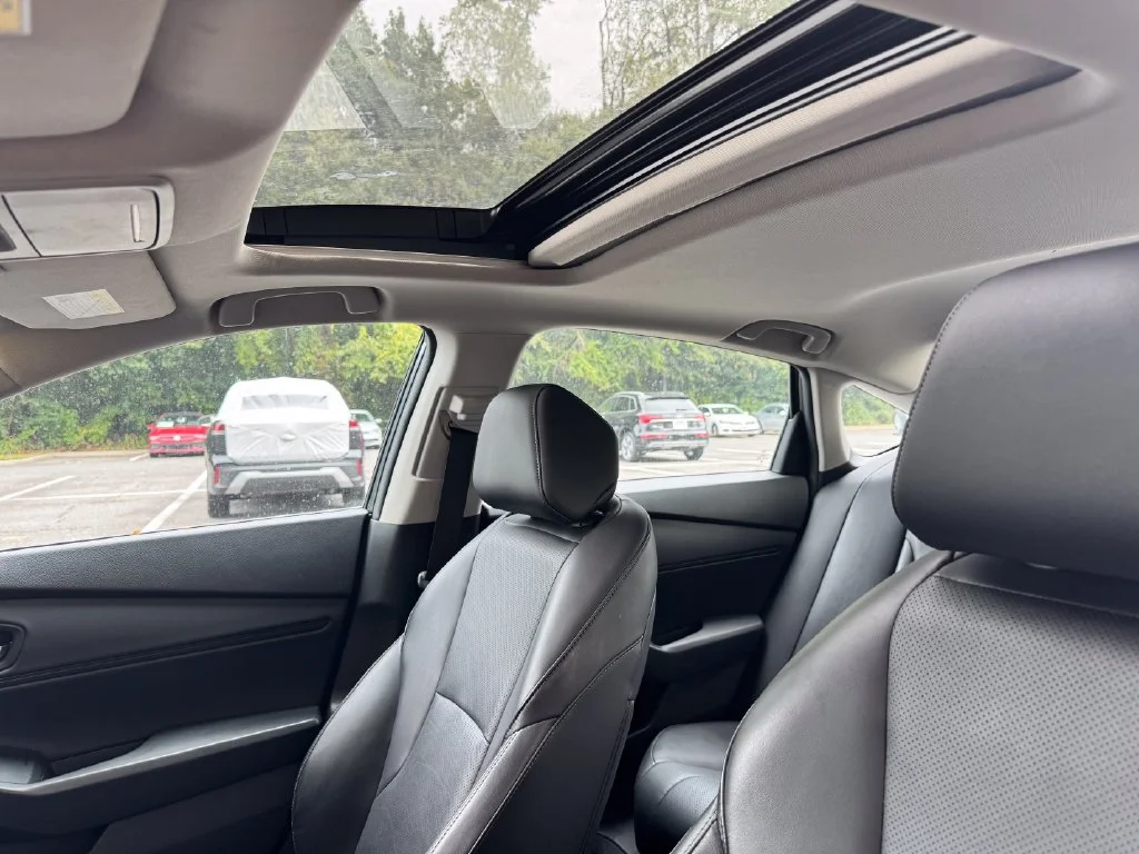 Used 2023  Honda EX-L image 17