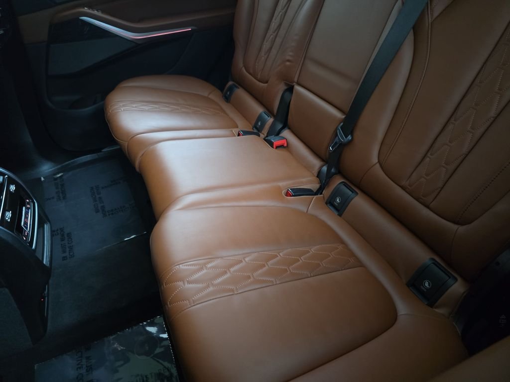 Used 2021 Carbon Black Metallic BMW M50i image 17