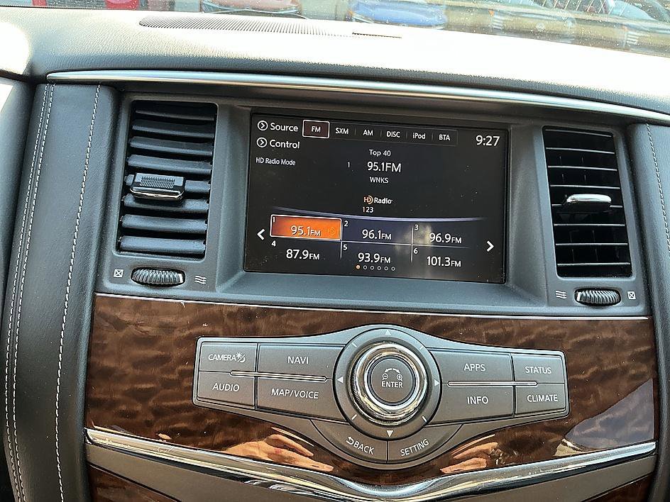 Used 2019 Super Black Nissan SL image 18
