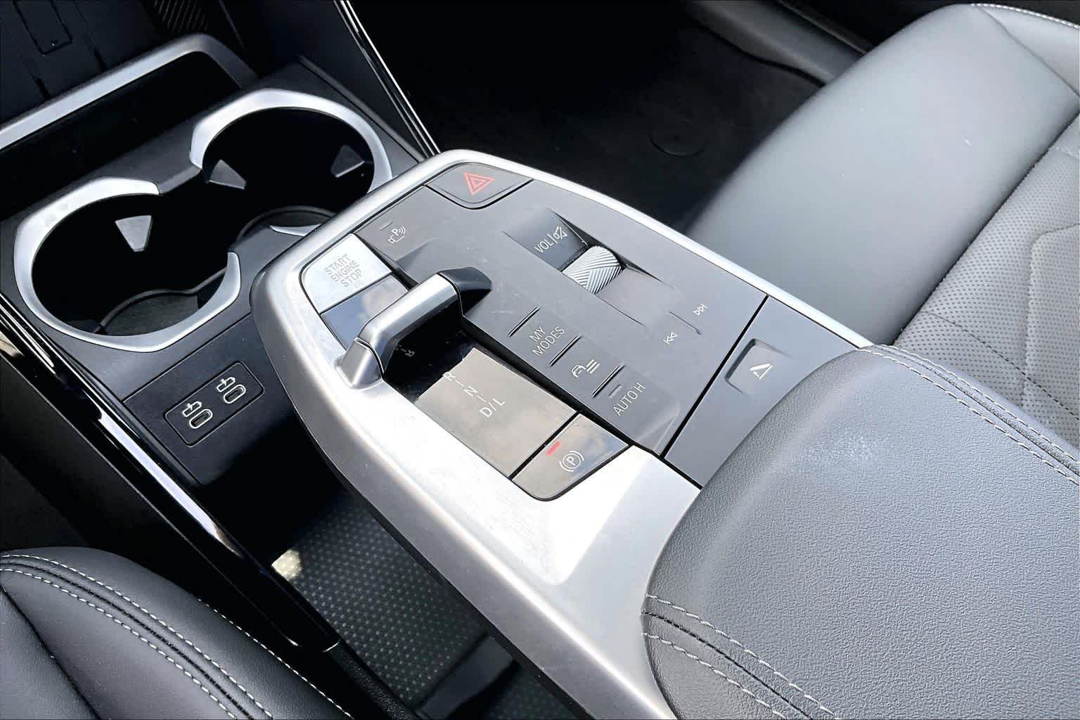 Used 2026 Skyscraper Grey Metallic BMW xDrive28i image 16