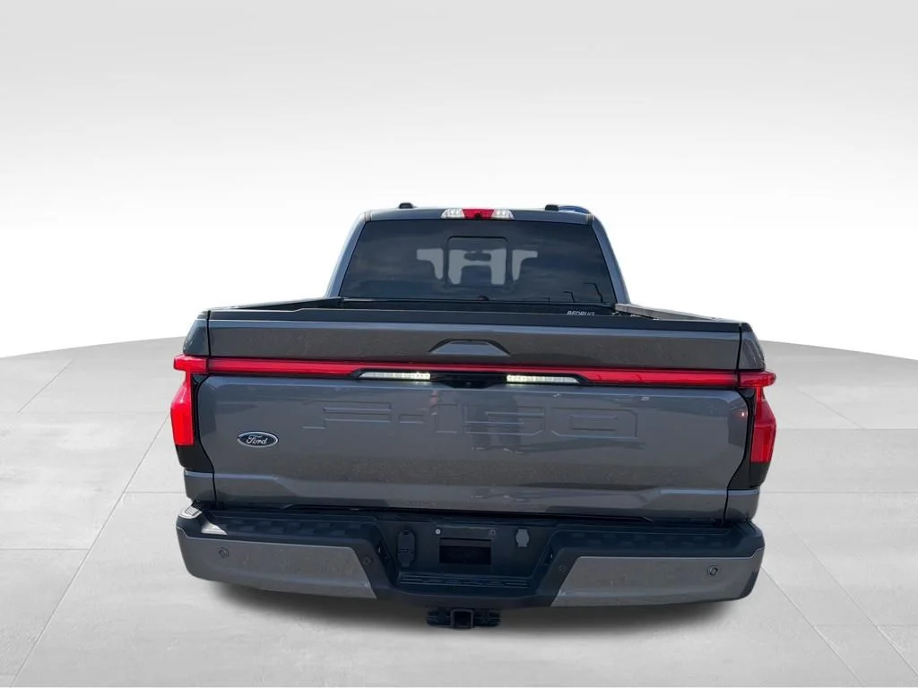 Used 2023 Gray Metallic Ford Lariat image 16
