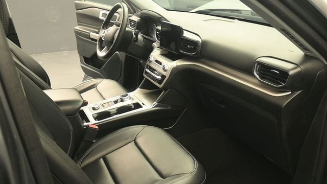 Used 2024 Gray Ford XLT image 16