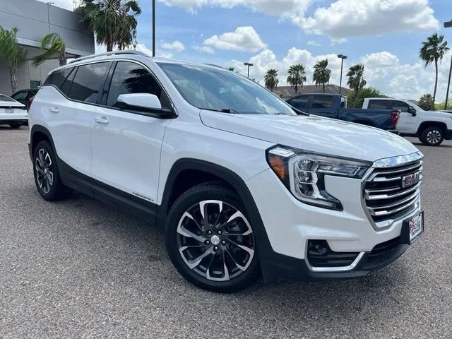 Used 2023 White Frost Tricoat GMC SLT image 1