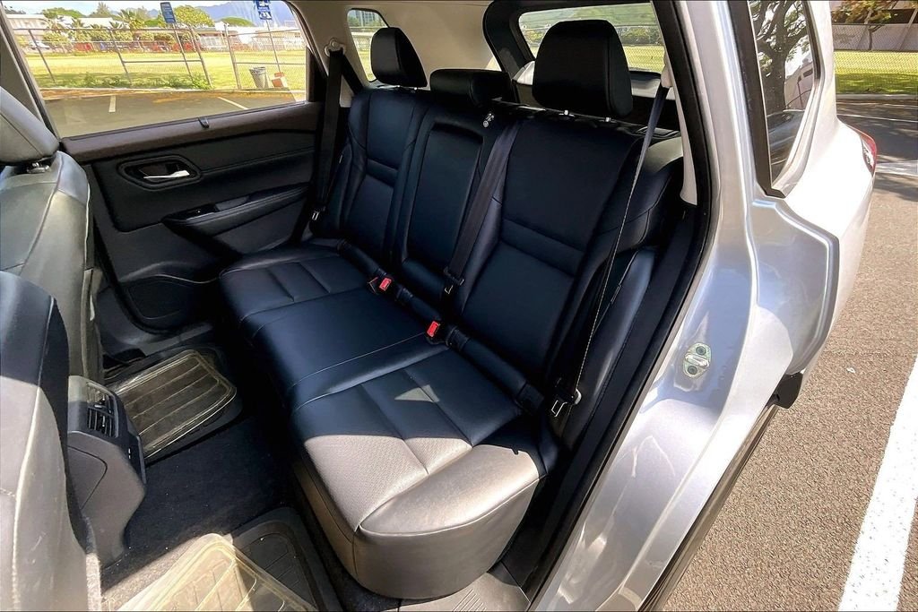 Used 2023 Silver Nissan SV image 28